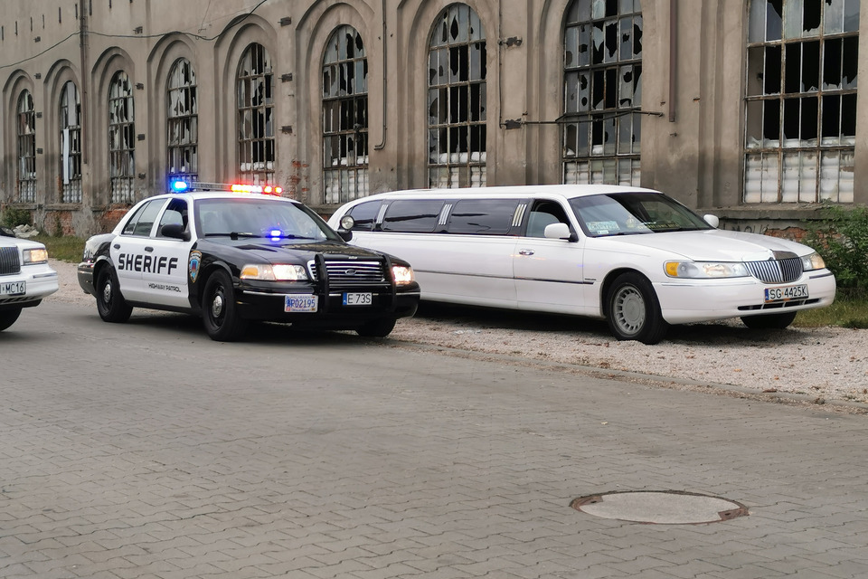 Amerykański radiowóz zatrzymał do kontroli limuzynę na wieczorze panieńskim w Łodzi